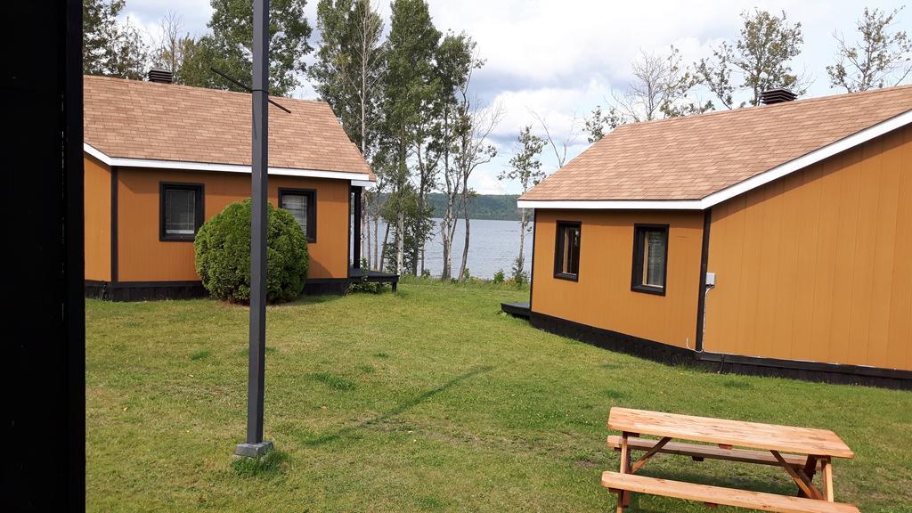 Chalets Du Lac Matapedia Val-Brillant Екстериор снимка